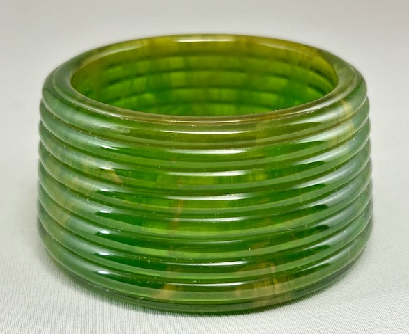 BB433  transparent lime green beehive bangle